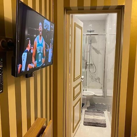 Premium Studio 2 Minutes Walk From Champs-Elysees Paris Exteriör bild