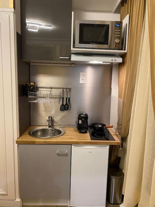 Premium Studio 2 Minutes Walk From Champs-Elysees Paris Exteriör bild