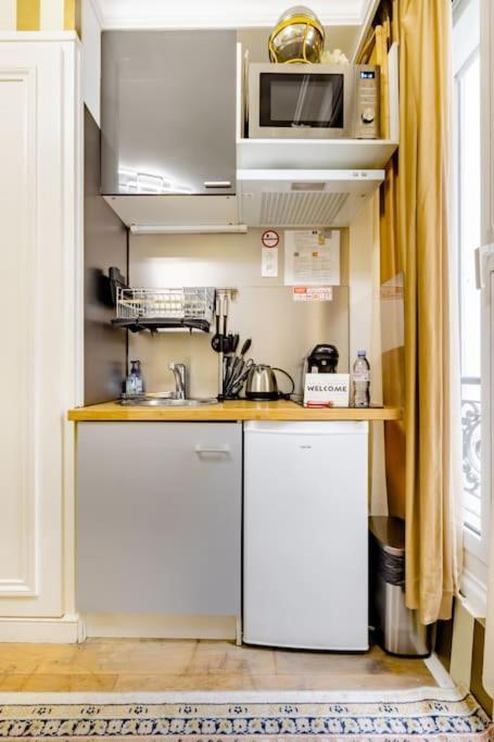 Premium Studio 2 Minutes Walk From Champs-Elysees Paris Exteriör bild
