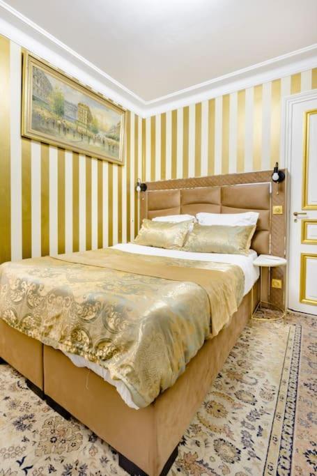 Premium Studio 2 Minutes Walk From Champs-Elysees Paris Exteriör bild